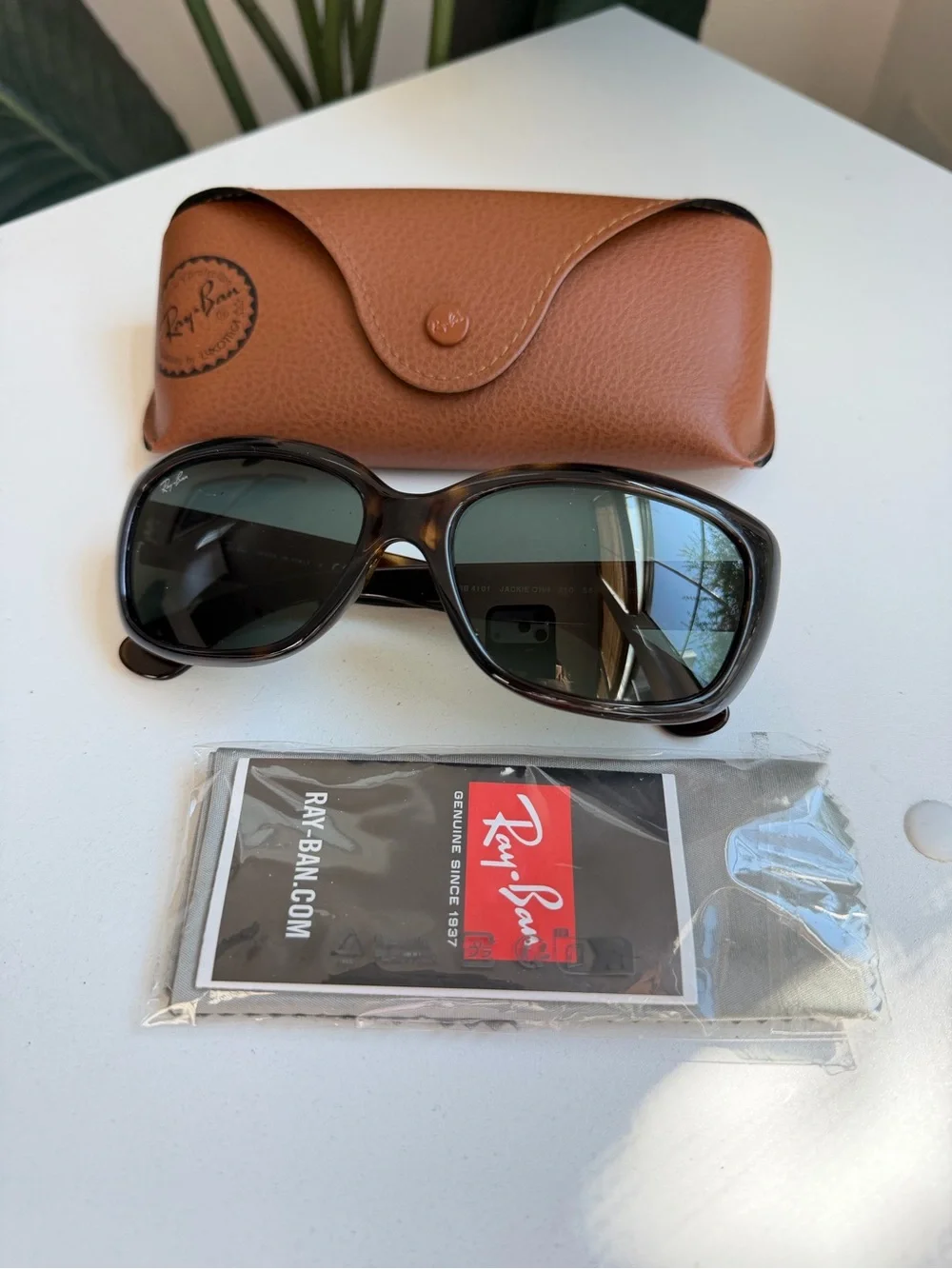 Ray Ban ‘Jackie Ohh’